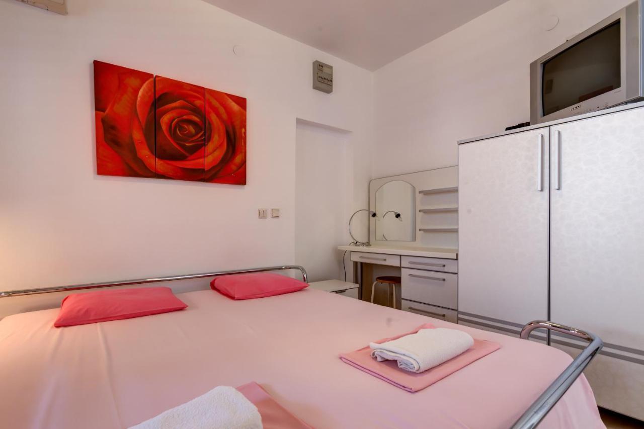 Viola Apartment