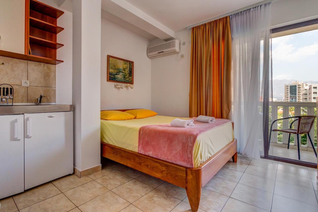 Viola Apartment *