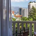 Viola Apartments