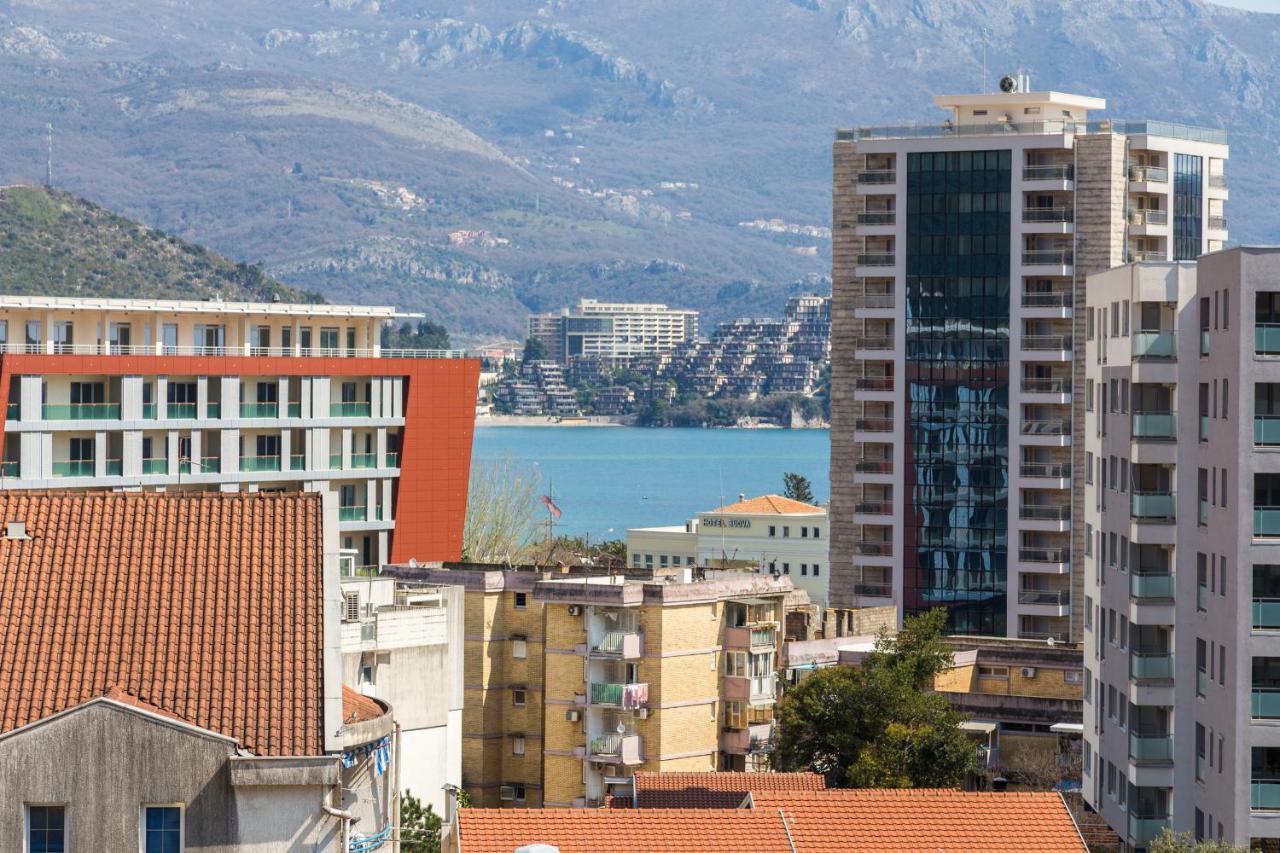Viola * Budva
