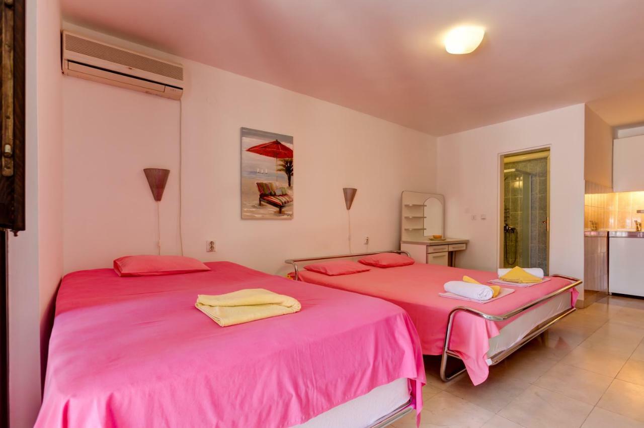 Viola Apartment *