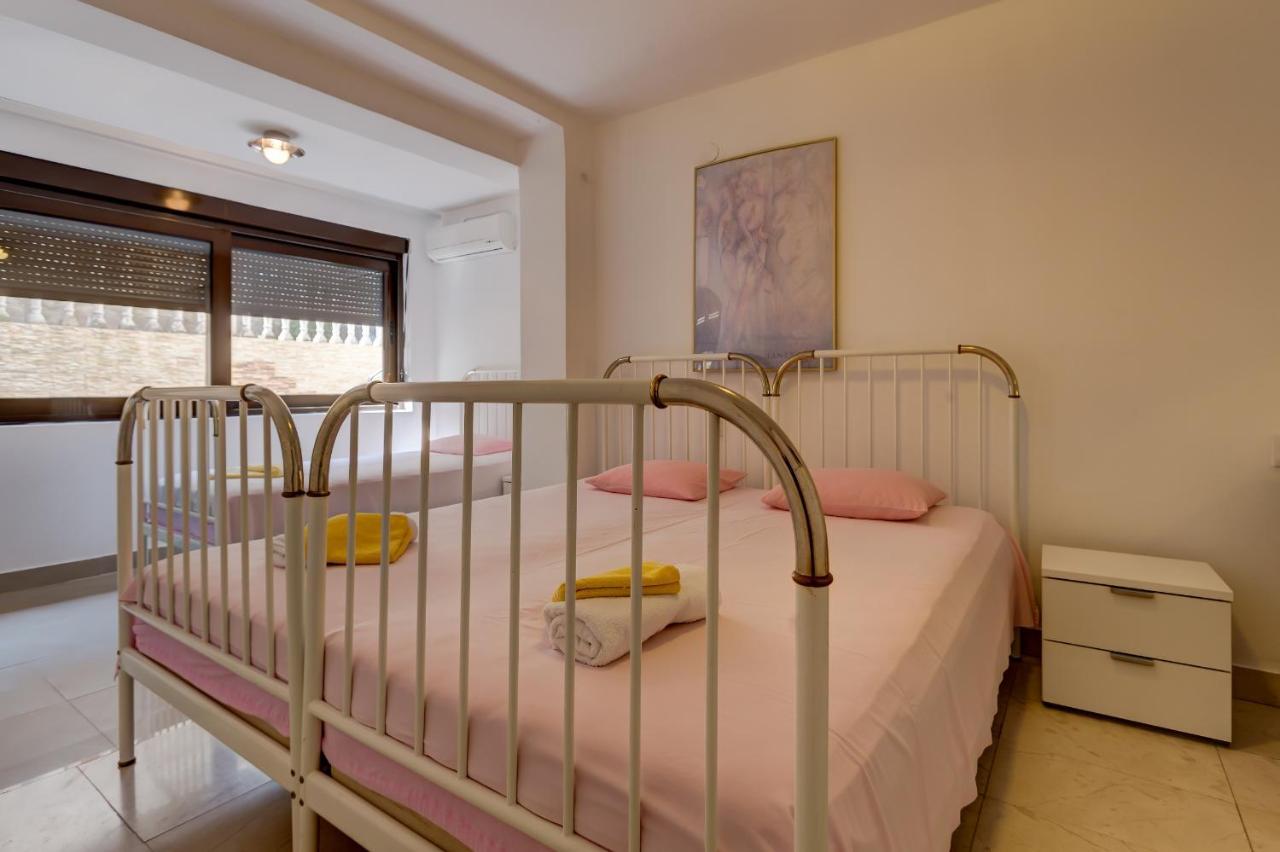 Viola Apartment